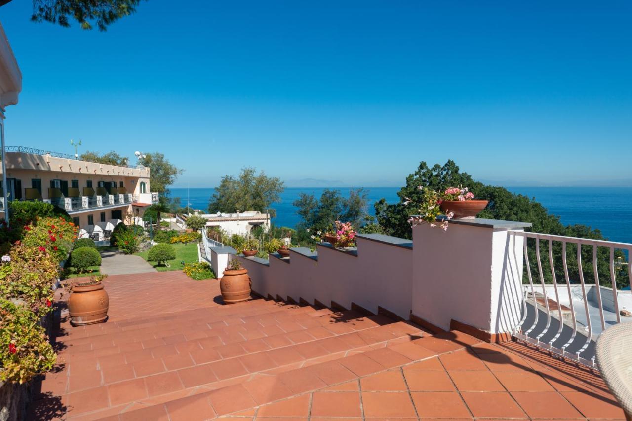 Hotel Villa Ireos Casamicciola Terme Exterior foto